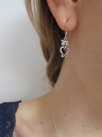 Eulen Ohrringe Jackie, 925 Silber, herzförmig. Das feine Gespür der Eule für Geschehnisse.