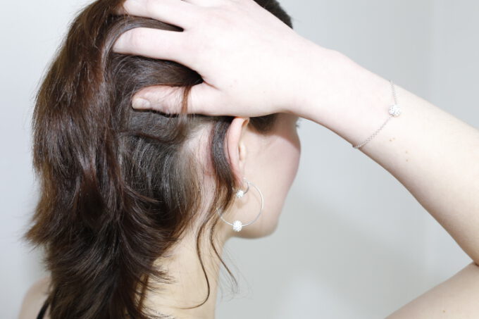 Ohrringe 1001Nacht, Creolen mit Zirkonsteinen, 925 Silber. Ein Ersatz für Diamanten. Ohrringe 1001Nacht, Creolen mit Zirkonsteinen, 925 Silber. Ein Ersatz für Diamanten.