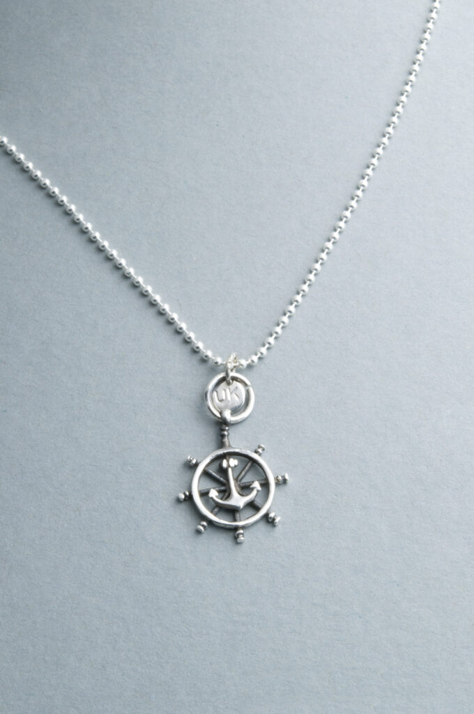 Halskette Kapitän, 925 Silber, Kugelkette. Du kannst endlich das Ruder übernehmen. Halskette Kapitän, 925 Silber, Kugelkette, 45cm Länge. Du kannst endlich das Ruder übernehmen.