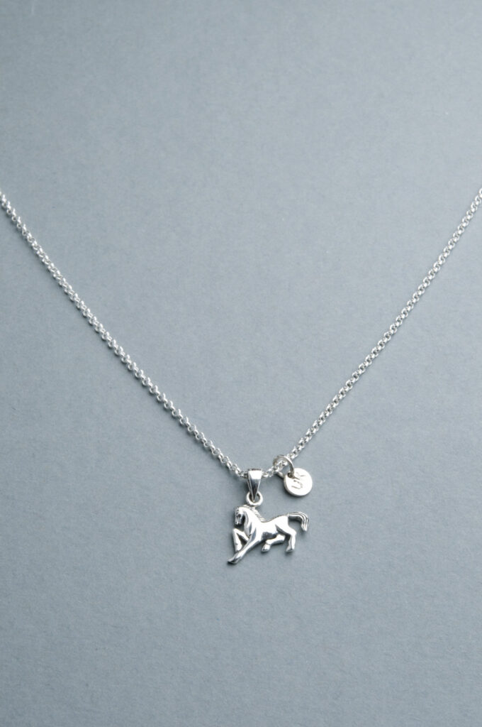 Pferde Halskette Canan, 925 Silber, 45 cm Länge. Ab in wilde Leben und ins weite Land.