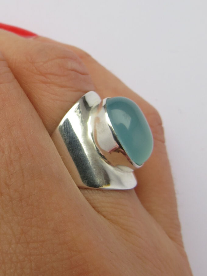 Ring Asya, 925 Silber,Stein aus pastellfarbig blau Rosenquarz. Schlichter Artdeco Ring.