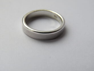 Ring Flat- Artdeco Stil.Durchmesser hier : 12 mm und Gr.50. Pure Schlichheit!