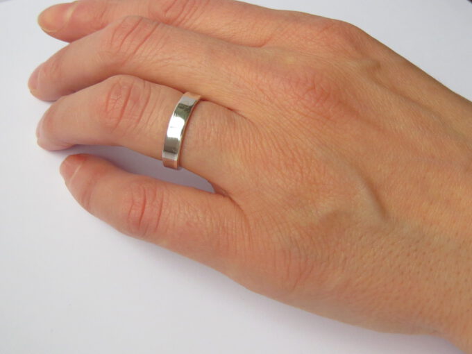 Ring Flat- Artdeco Stil.Durchmesser hier : 12 mm und Gr.50. Pure Schlichheit!