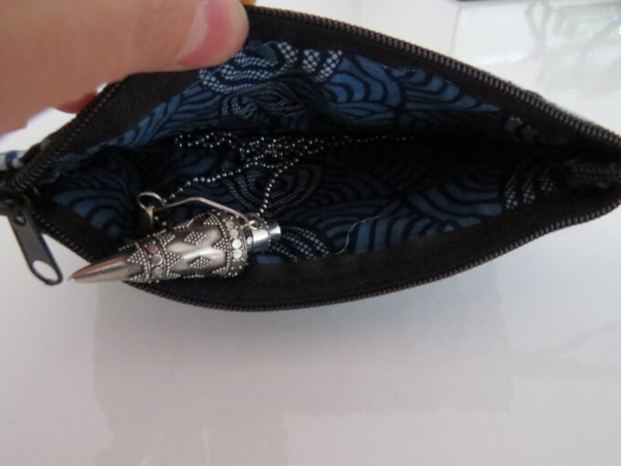 Kleiner Schmuck / Schminktasche, Mit Zip, Blaue Blätter, one Size